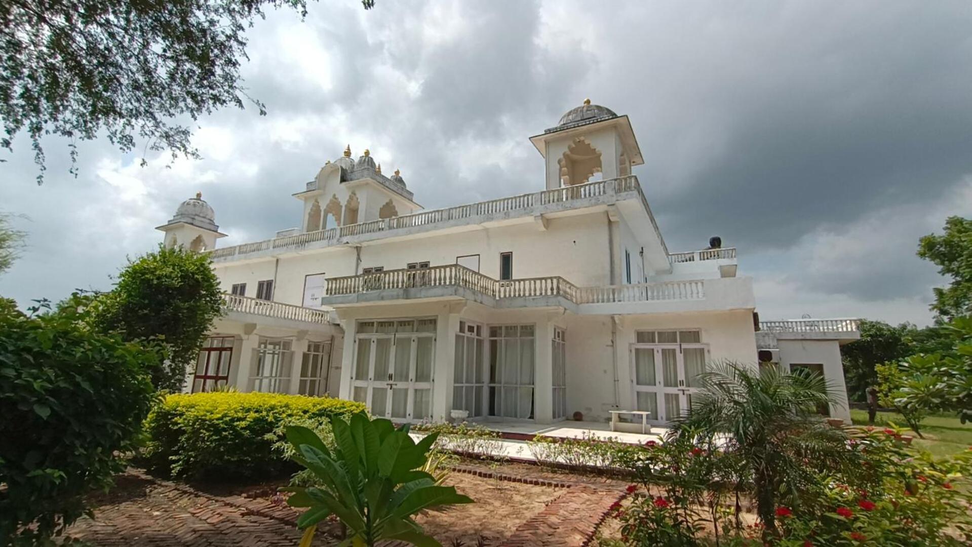 Savista Retreat Hotel Джайпур Екстериор снимка