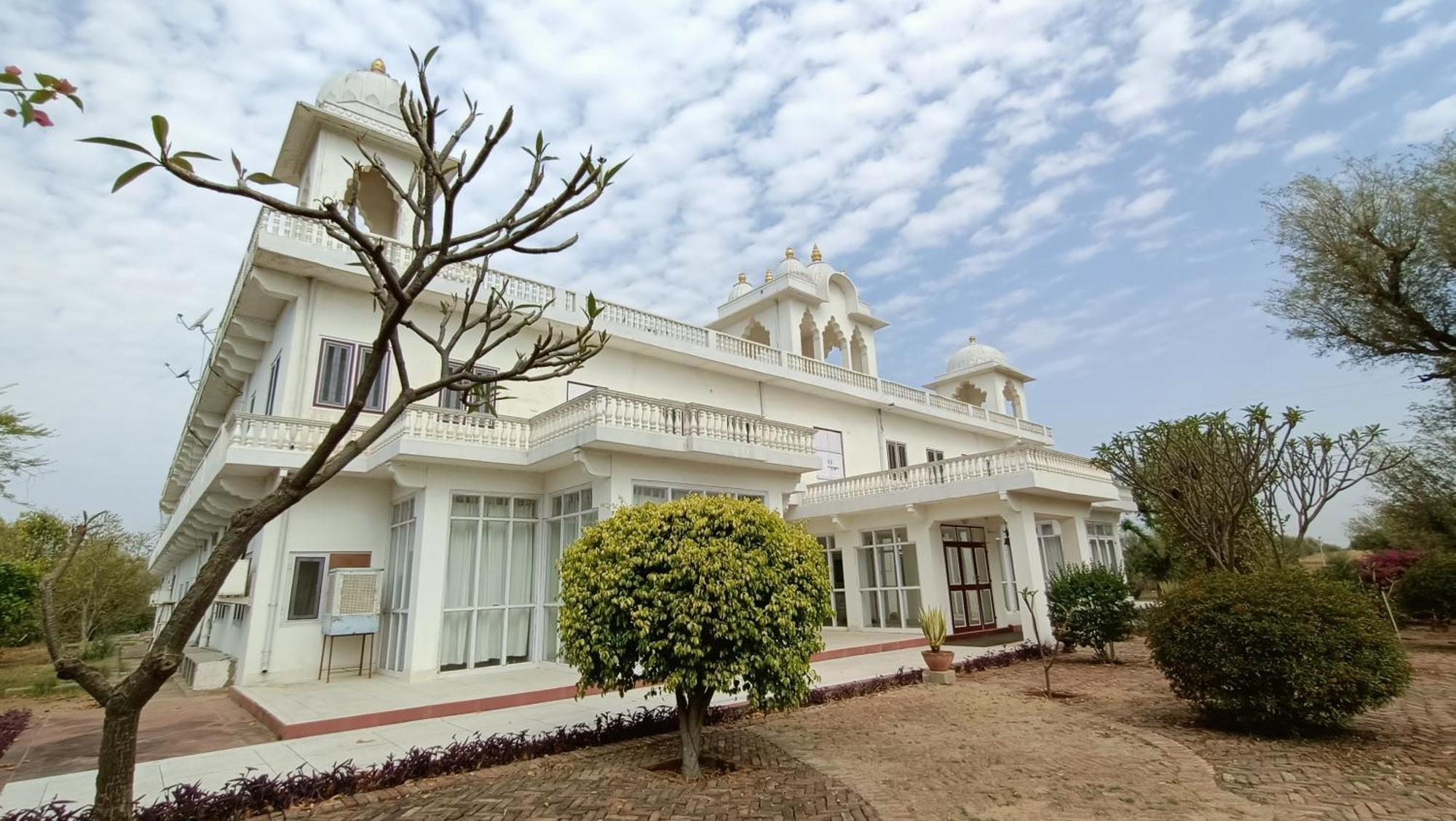 Savista Retreat Hotel Джайпур Екстериор снимка